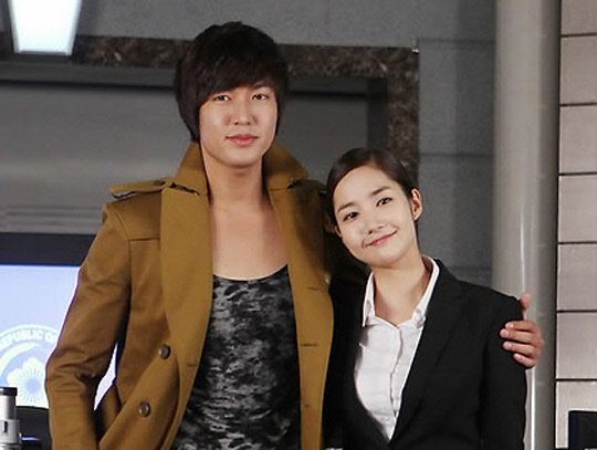 스타 커플도 대중의 관심은 부담이었나? 이민호·박민영 결별 스타 커플도 대중의 관심은 부담이었나? 이민호·박민영 결별