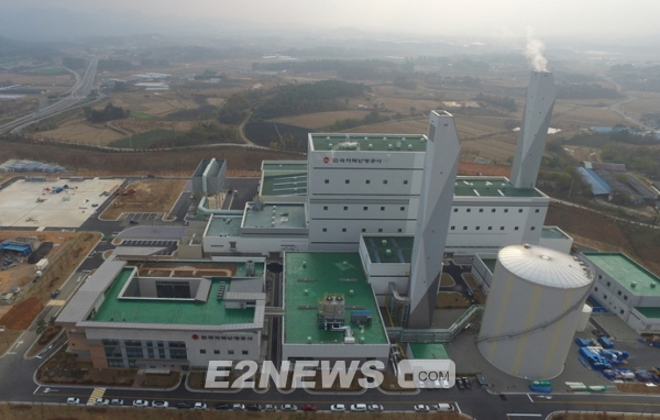 한국지역난방공사의 나주 SRF 열병합발전소가 건설 완료는 물론 시험가동까지 마쳤으나, 주민들의 반대로 가동을 하지 못하고 있다. 사진은 나주 SRF 열병합 전경.