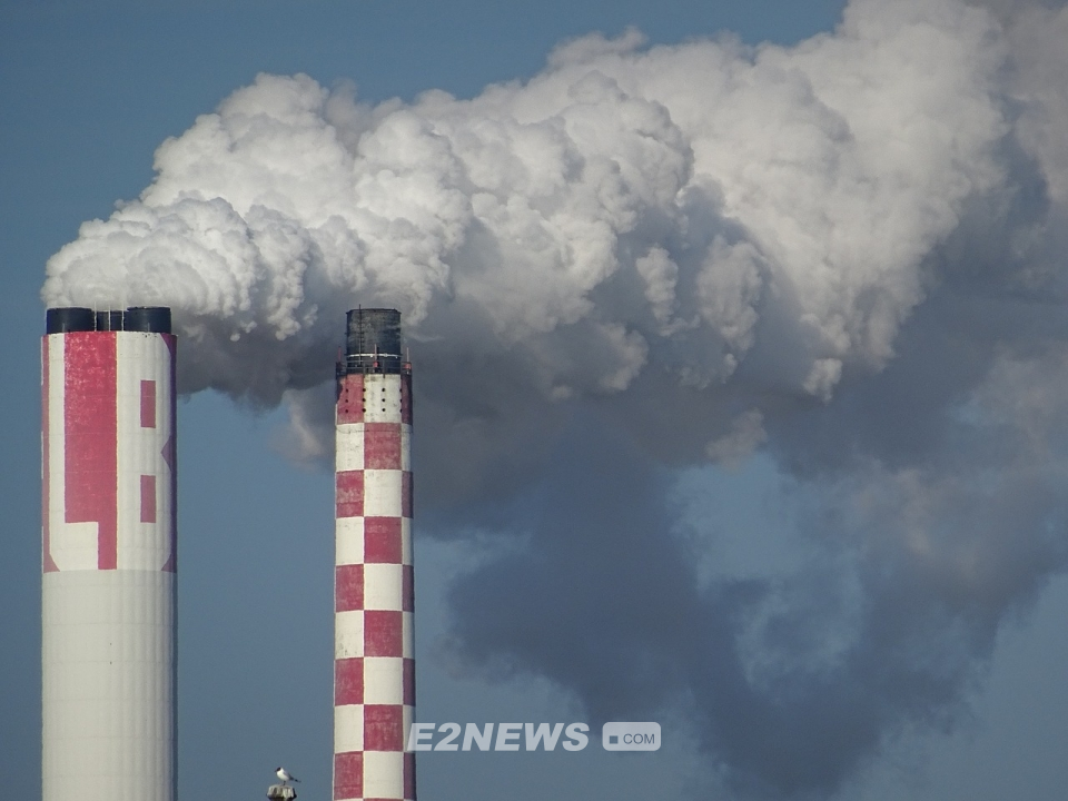 ▲오는 2020년부터 질소산화물(NOx)을 배출할 경우 대기배출부과금을 매긴다.