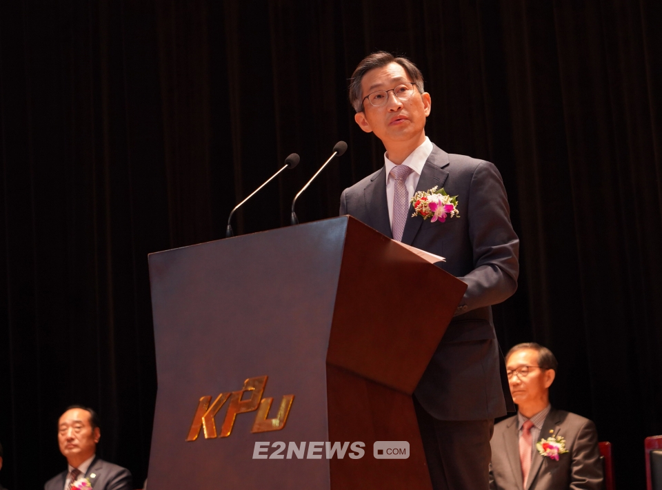 ▲한국산업기술대는 19일 제 8대 박건수 총장 취임식을 가졌다.