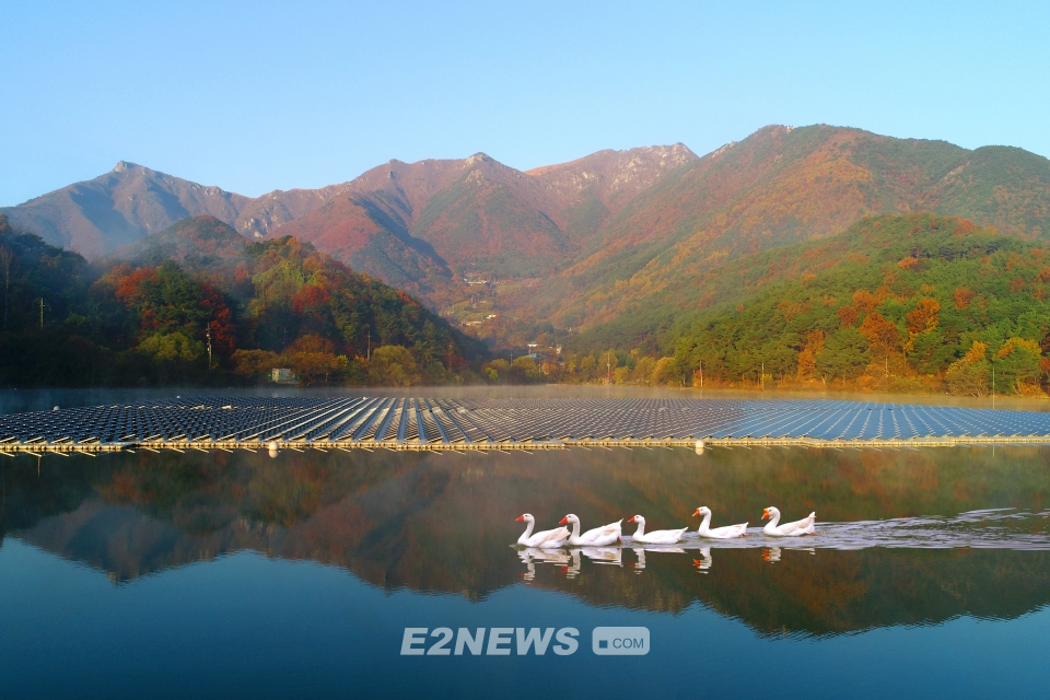 ▲아름다운 태양광 사진전 대상을 수상한 '가을속으로'