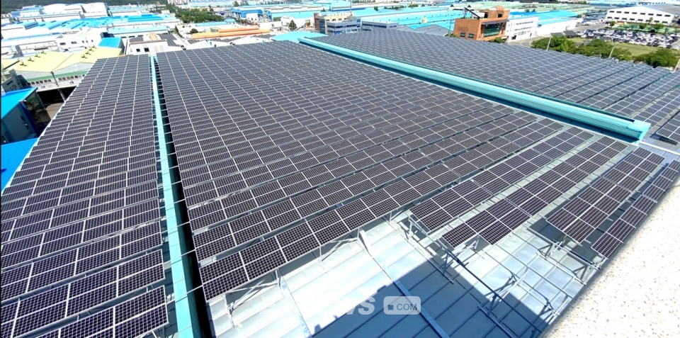 ▲솔라커넥트가 시공한 공장지붕태양광 전경.