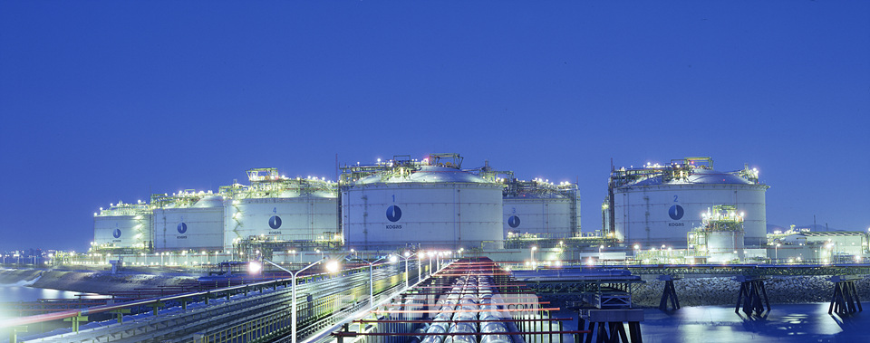 ▲글로벌 LNG가격이 상승랠리를 이어가면서 한국가스공사 공급가격에 대한 투명성을 놓고 논란이 일고 있다. 사진은 인천 LNG기지.