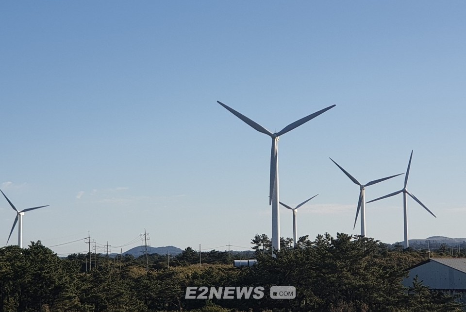 ▲제주에너지공사가 운영하고 있는 동복·북촌 풍력발전단지 전경
