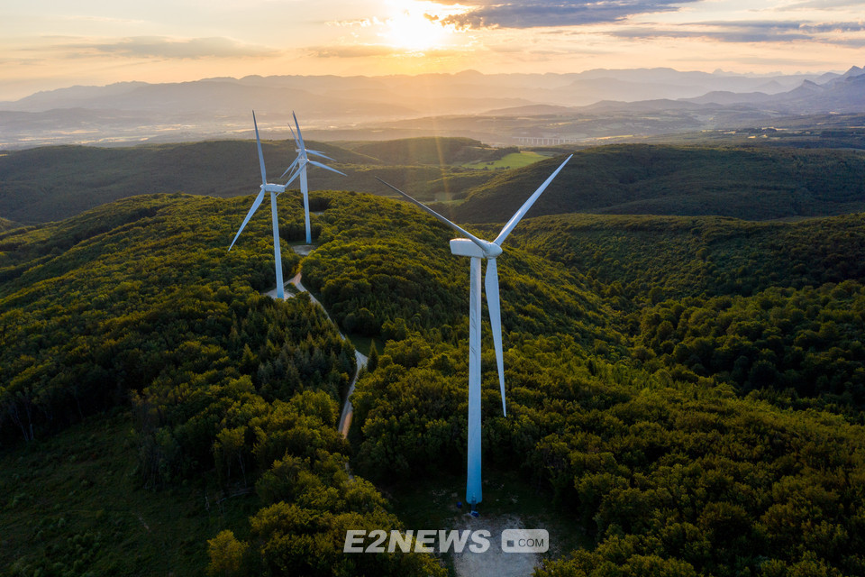 ▲한화솔루션의 유럽자회사 큐에너지가 프랑스에서 운영 중인 풍력발전소.