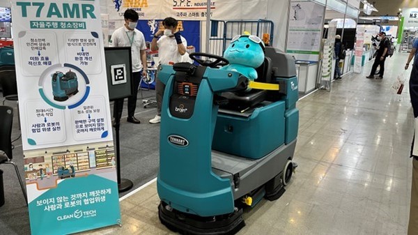 크린텍, 자율주행 청소장비 'T7AMR' 현장 도입 < 생활/문화 < 경제속보 < 기사본문 - 이투뉴스