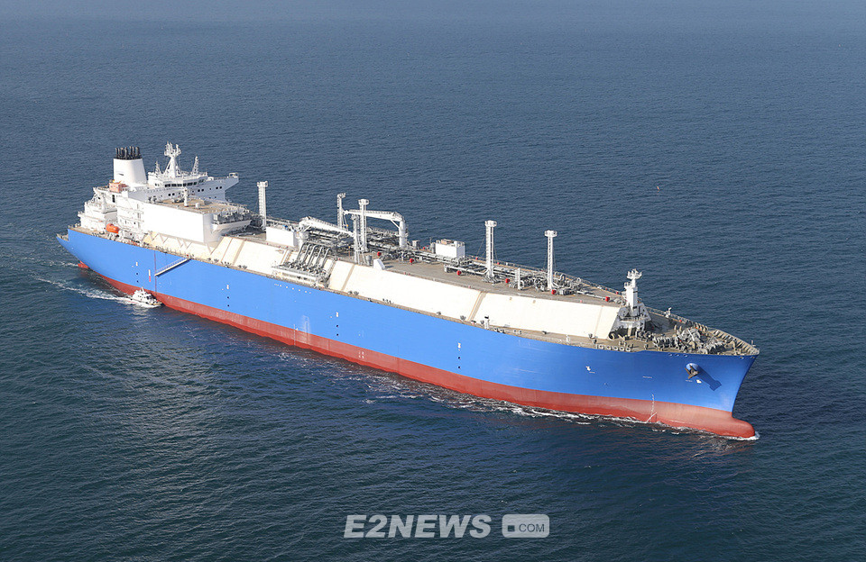 ▲국 조선사들의 독보적 경쟁력으로 올 들어 7월까지 발주한 LNG선 103척 가운데 78척을 한국이 수주하고, 7월 발주물량은 전량 수주하는 성과를 거뒀다.