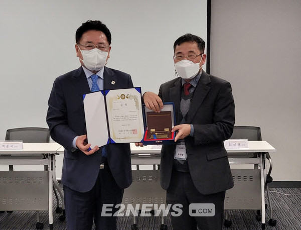 ▲한국정보기술연구원(KITRI)이 정보보호 교육훈련 서비스 공공부문 우수상을 수상했다.