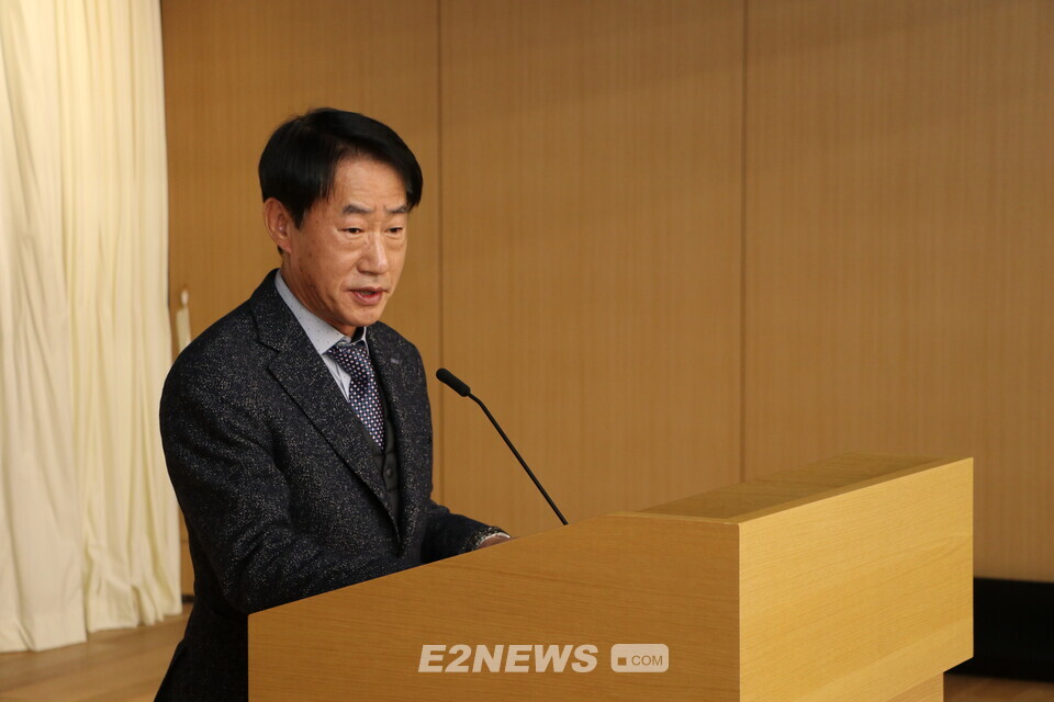 박은서 신임 남동발전 분당발전본부장이 20일 취임식에서 취임사를 하고 있다.