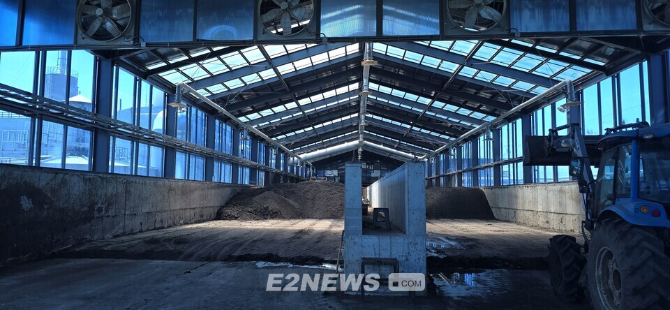 최종 부산물인 고체 케이크는 비료로 가공해 지역 농가에 무상 제공한다.