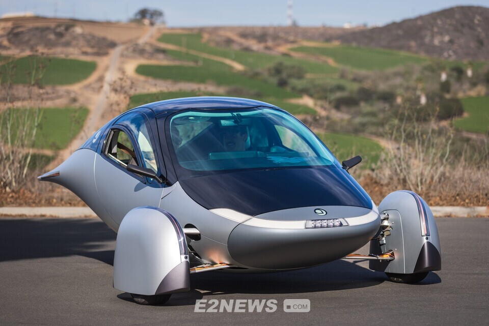 LG에너지솔루션이 원통형 배터리를 공급하는 태양광 전기차 앱테라