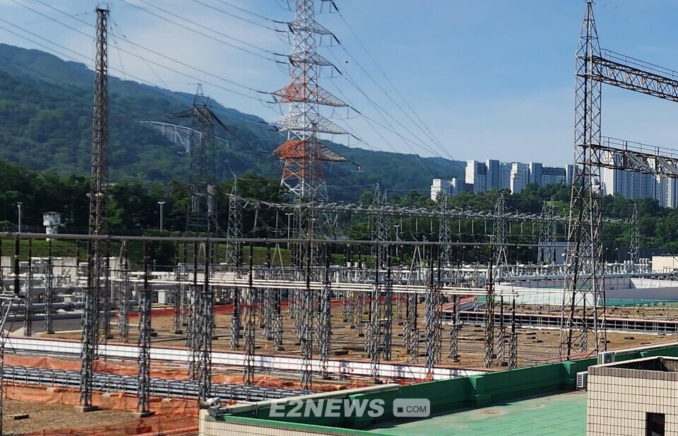 동서울변전소 철구형 외부 변전설비