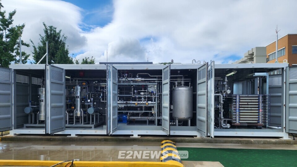 수전해설비 내부의 스택.