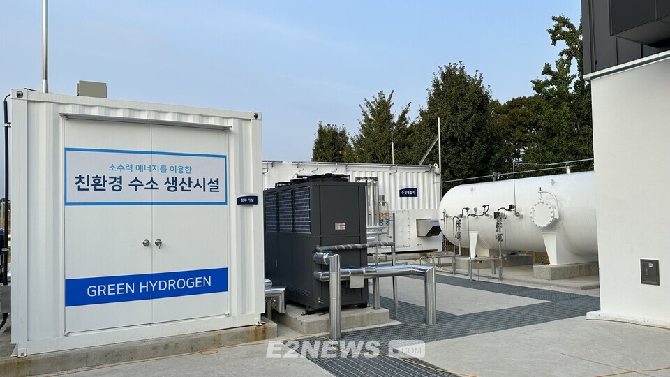 정류기실 외관.