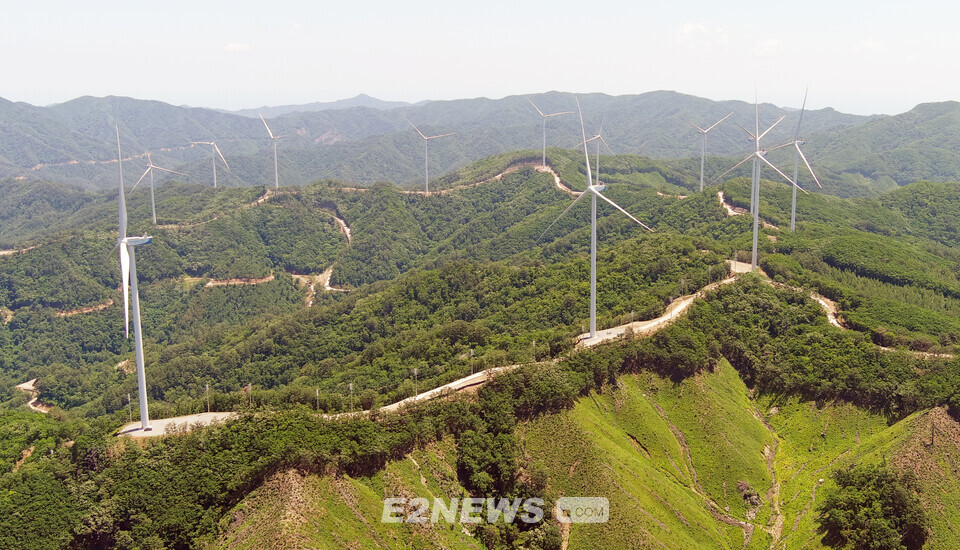 남부발전이 경북 봉화군 석포면 오미산에 60.2MW규모 육상풍력발전단지를 조성했다.